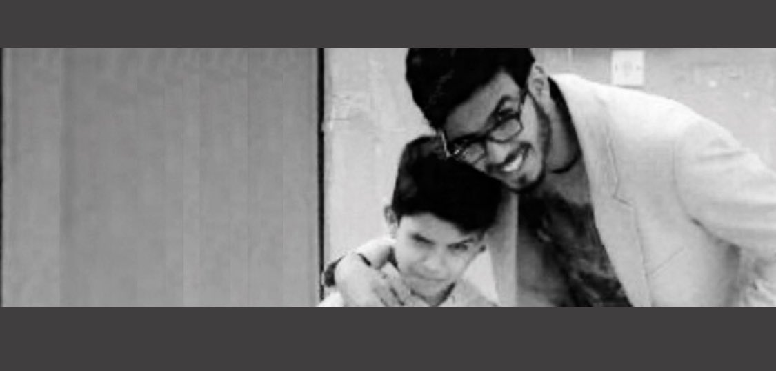 _mutteb's tweet image. اللهم اجعل بدر منشُغل في نعيمك مُطعم من ثمار جنتك شارب من انهار الجنة لابس من حرير الجنة و اجعله من الضاحكين المستبشرين الى يوم يبعثون يارب العالمين

الله يرحمك ياقلب اخوك الله يجمعنا معك بجنات النعيم يارب العالمين.