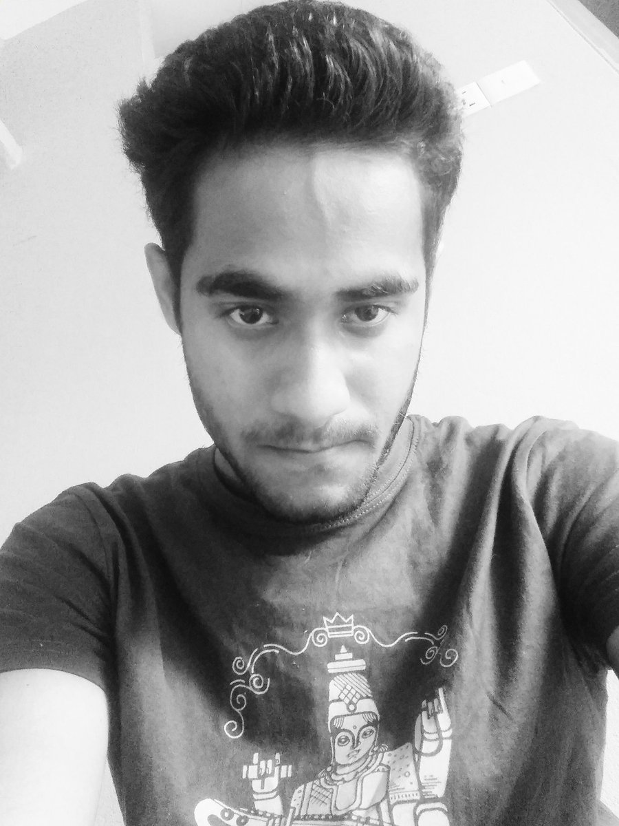 Utpal_Gh's tweet photo. Its just some feeling you can't express💔😑
#heartbreaking #lost #sadvibes #love #pain #photo https://t.co/JDaftdqjV0