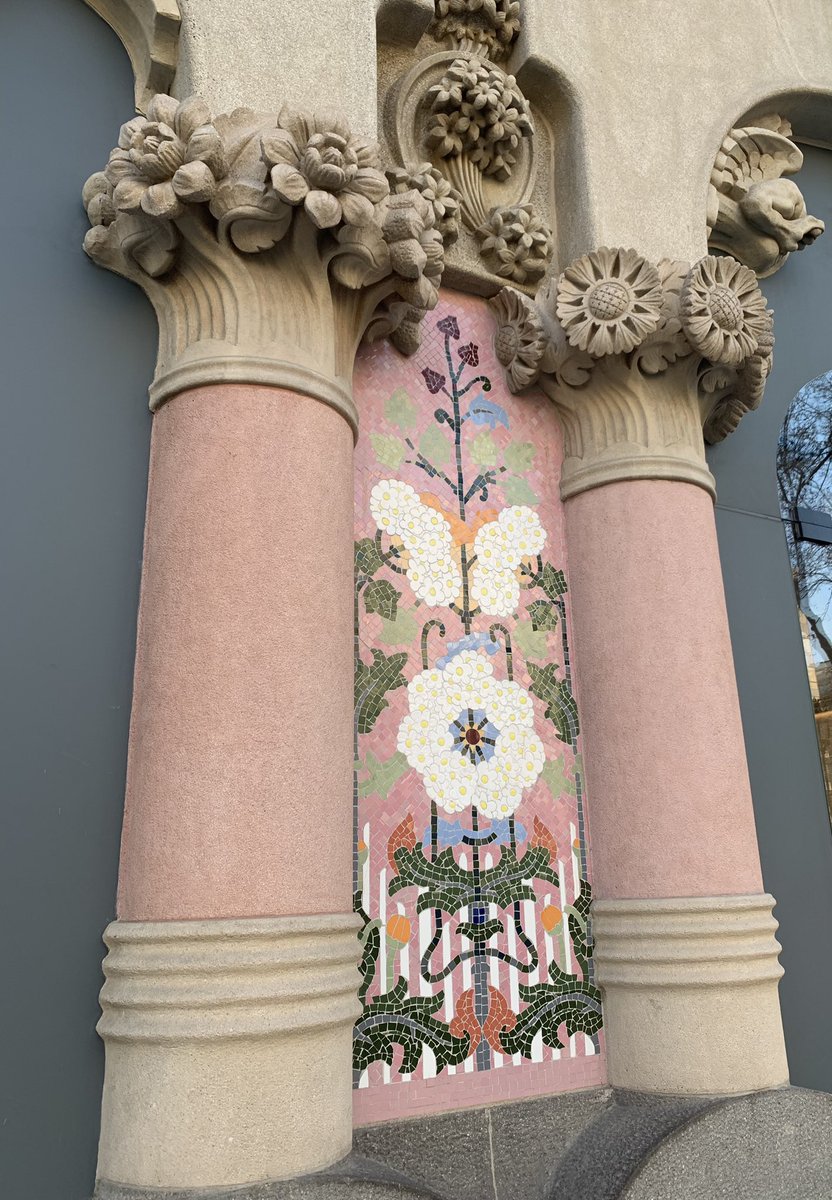 Jane Flood (@janeflood14) on Twitter photo A busy day discussing the <a href="/PbeTools/">EIPSI</a> project with colleagues <a href="/UABBarcelona/">Universitat Autònoma de Barcelona</a> before a walk through some amazing streets and tapas. Now <a href="/ChrisBrown1475/">Chris Brown</a> and I eagerly await our lost luggage - don’t let us down <a href="/KLM/">KLM</a>, conference tomorrow! A busy day discussing the <a href="/PbeTools/">EIPSI</a> project with colleagues <a href="/UABBarcelona/">Universitat Autònoma de Barcelona</a> before a walk through some amazing streets and tapas. Now <a href="/ChrisBrown1475/">Chris Brown</a> and I eagerly await our lost luggage - don’t let us down <a href="/KLM/">KLM</a>, conference tomorrow!