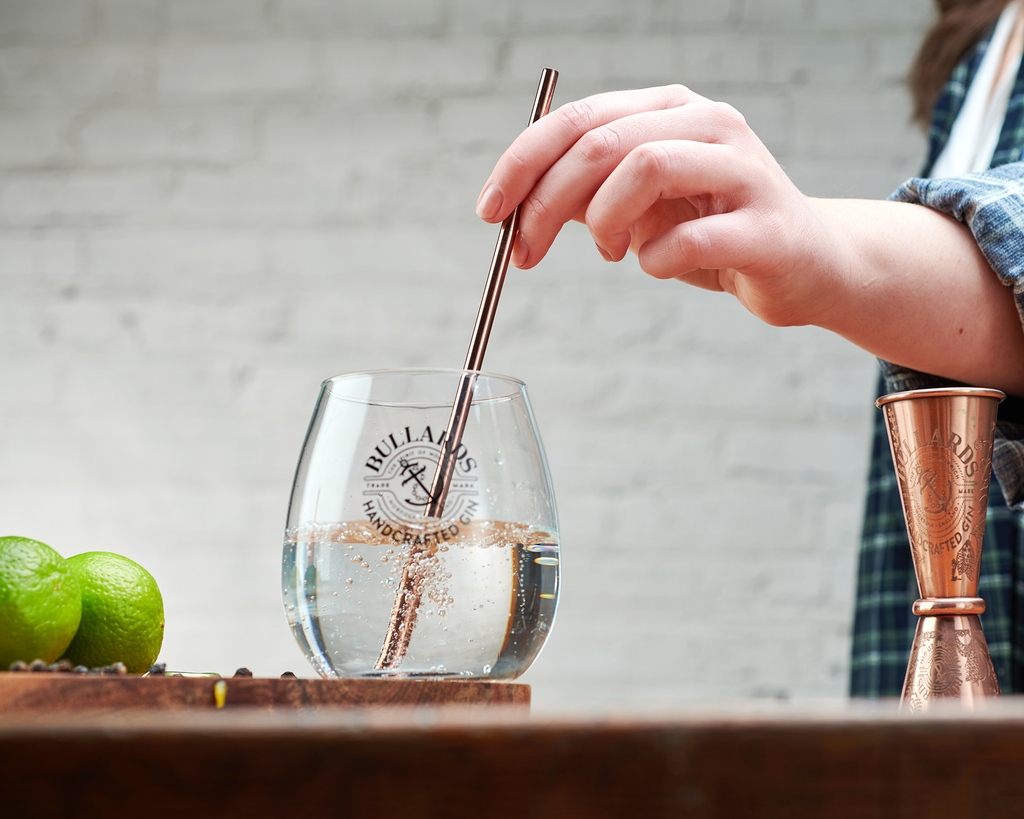 Reusable straws are a fantastic alternative to disposable ones, and look super chic too. ⁠ ⁠ Whether it's an ice cold G&T or a stylish cocktail, our copper reusable straws are a sleek and sustainable addition to your glass.⁠ ⁠ Available online 🌟