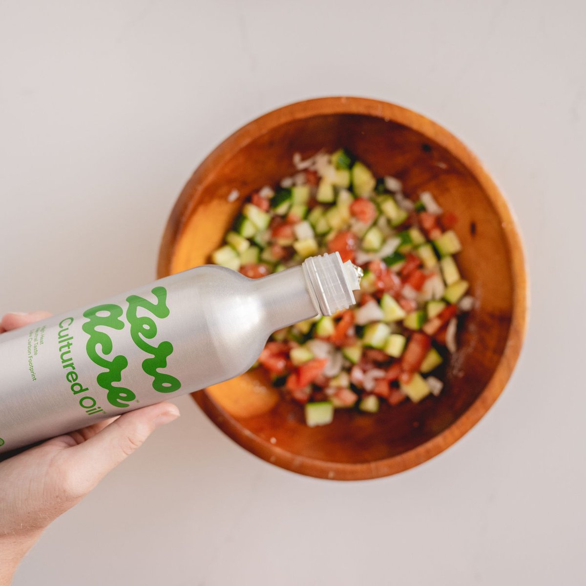 Chipotle Mexican Grill announces investments in local sourcing platform Local Line, cultured oil company Zero Acre Farms. Chipotle’s 2023 ESG goals include increasing diversity within its internal candidate pipeline and adding more composting programs. ow.ly/EYhx104zKyZ