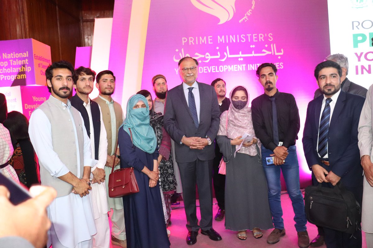 UOM_LowerDir_KP's tweet photo. #UniversityofMalakand 
Oath taking ceremony of YPDC organized by Ministry of PD &amp; SI in collaboration with HEC at Jinnah Convention Center,Islamabad. Prof Ahsan Iqbal took oath from the YPDC chapters across Pakistan. Many Congratulations to YPDC, UoM Chapter.
@YPDC_PK @YPDC_MKD https://t.co/Ff65zh7Jgj