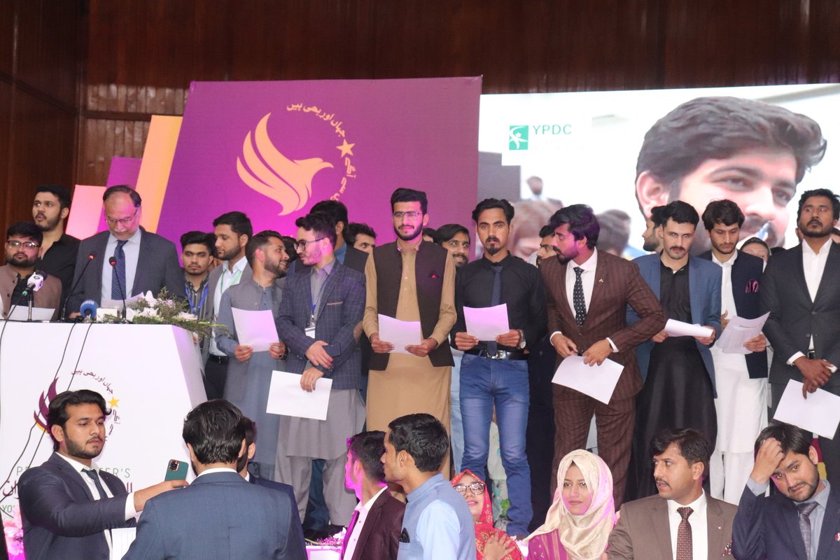 UOM_LowerDir_KP's tweet photo. #UniversityofMalakand 
Oath taking ceremony of YPDC organized by Ministry of PD &amp; SI in collaboration with HEC at Jinnah Convention Center,Islamabad. Prof Ahsan Iqbal took oath from the YPDC chapters across Pakistan. Many Congratulations to YPDC, UoM Chapter.
@YPDC_PK @YPDC_MKD https://t.co/Ff65zh7Jgj
