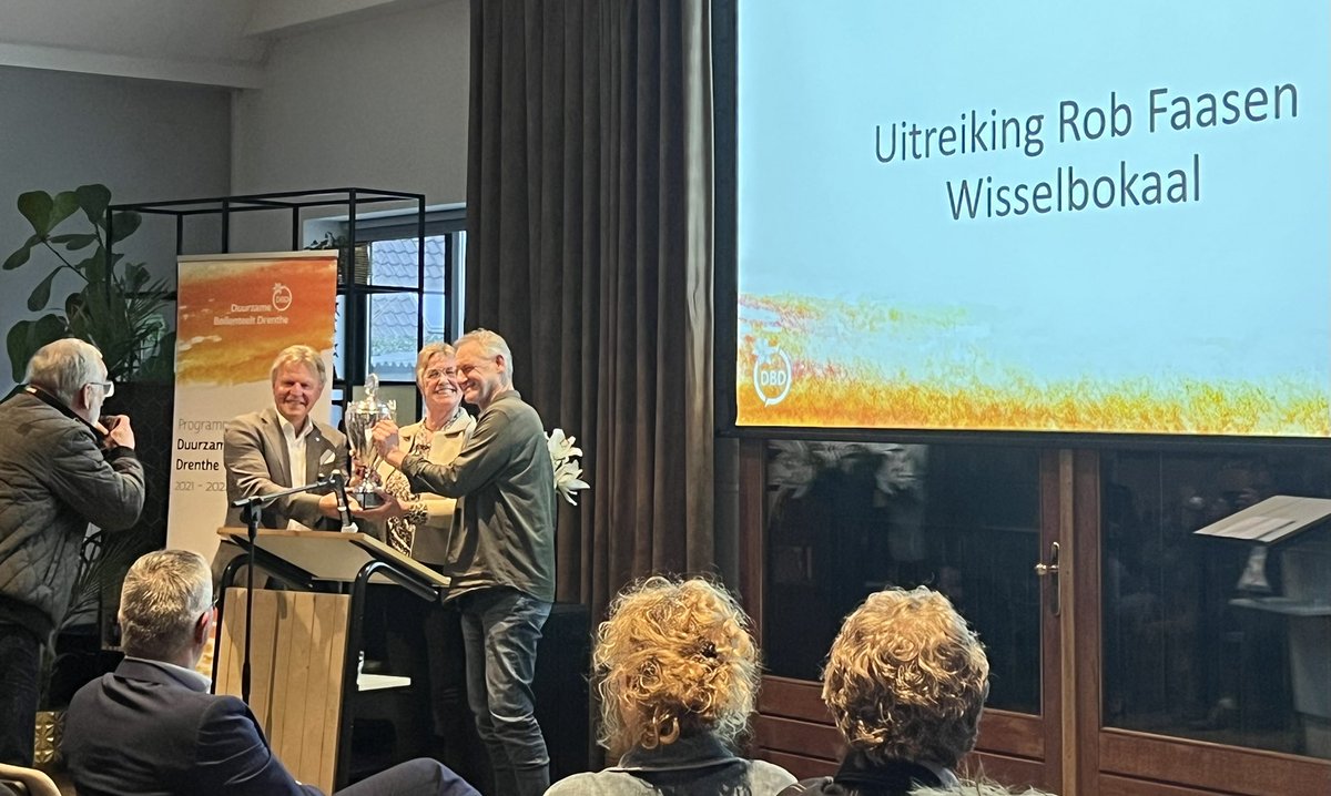 hunzeenaas's tweet photo. We ontvingen ‘De Faas’ voor UPDA, een trofee die blijvend aandacht vestigt op de relatie tussen water en gewasbeschermingsmiddelen. Een mooie waardering voor ons, onze partners én zeker ook alle deelnemers. Zij hebben het immers gedaan. https://t.co/TcjUdq1VdK https://t.co/PUQ405KnLs