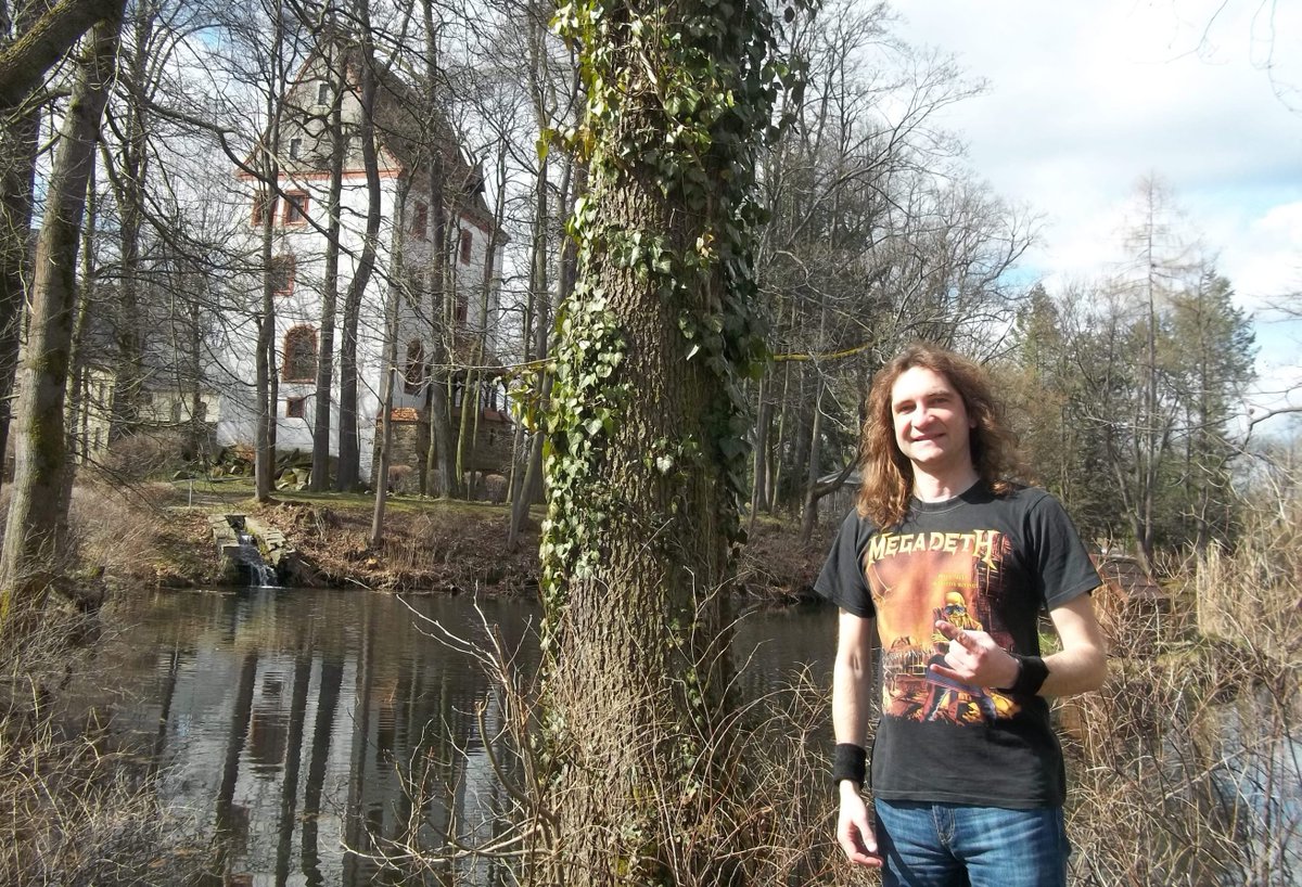 ThomasBartels83's tweet photo. Heute Morgen im Schlosspark Schlettau 🤘😊🏰🌊☀️📸🦆✨ #SchloßSchlettau #MetalThom #Megadeth #PeaceSells #MetalShirt #MegadethFan #ThomasBartels #März2023 https://t.co/W9FHMQ9WZA