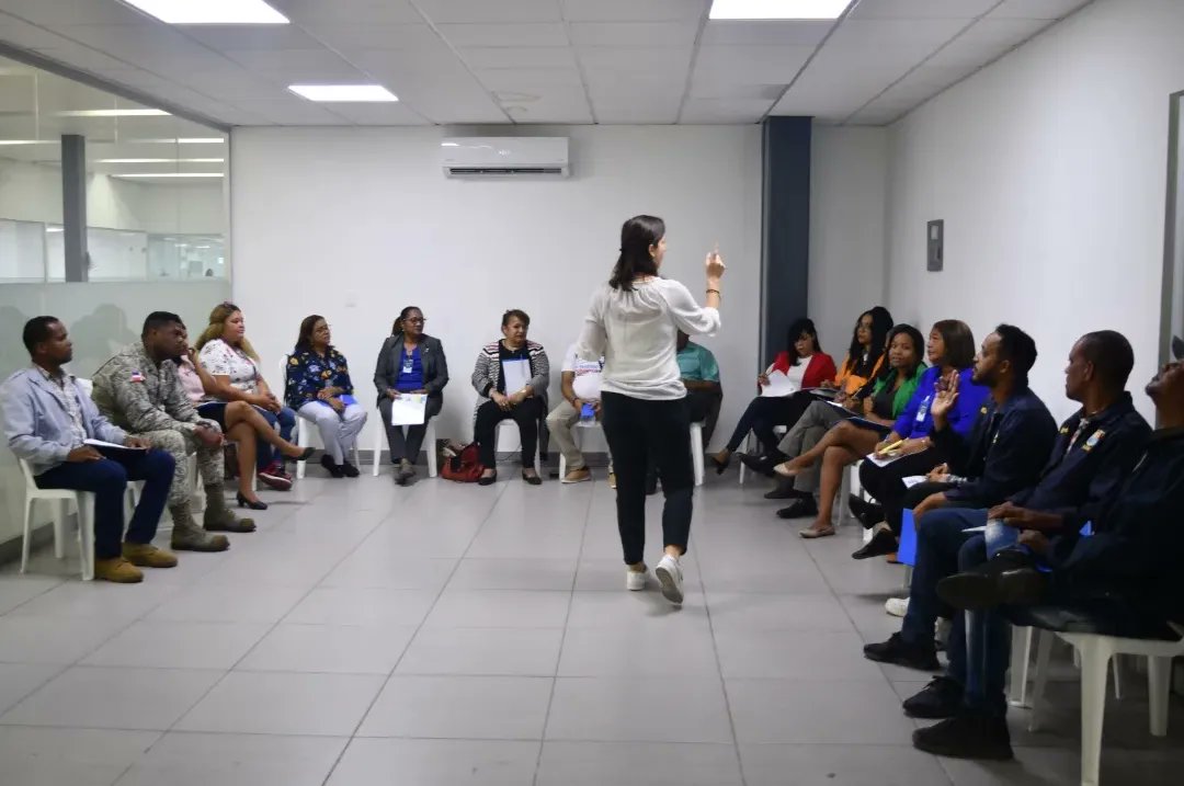 sectvulnerables's tweet photo. El Viceministerio de Seguridad Preventiva en los Sectores Vulnerables está comprometido con la capacitación constante de nuestros colaboradores y personal. ¡VAMOS A SEGUIR CAPACITANDO! @flacsord

Ayer iniciamos el curso de Mediación de Conflictos en el Ayuntamiento de SDE 😃 https://t.co/MkcCQaQl1L