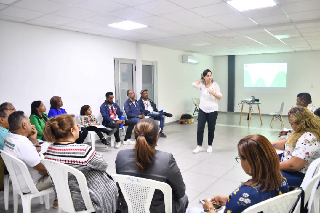 sectvulnerables's tweet photo. El Viceministerio de Seguridad Preventiva en los Sectores Vulnerables está comprometido con la capacitación constante de nuestros colaboradores y personal. ¡VAMOS A SEGUIR CAPACITANDO! @flacsord

Ayer iniciamos el curso de Mediación de Conflictos en el Ayuntamiento de SDE 😃 https://t.co/MkcCQaQl1L