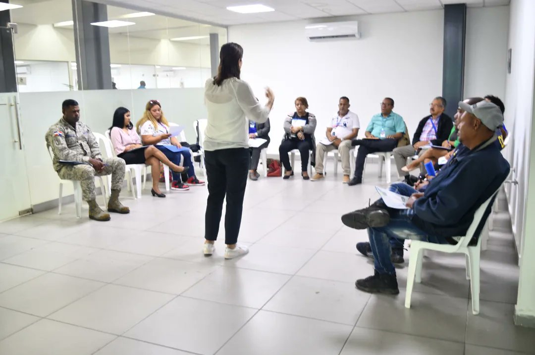 sectvulnerables's tweet photo. El Viceministerio de Seguridad Preventiva en los Sectores Vulnerables está comprometido con la capacitación constante de nuestros colaboradores y personal. ¡VAMOS A SEGUIR CAPACITANDO! @flacsord

Ayer iniciamos el curso de Mediación de Conflictos en el Ayuntamiento de SDE 😃 https://t.co/MkcCQaQl1L