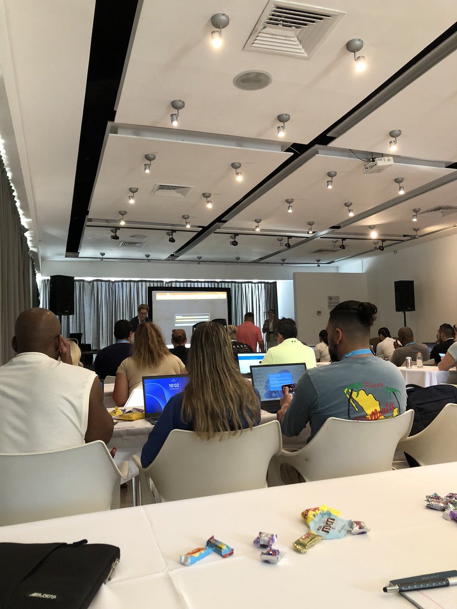 pickreadyspaces's tweet image. Training too tuff ‼️