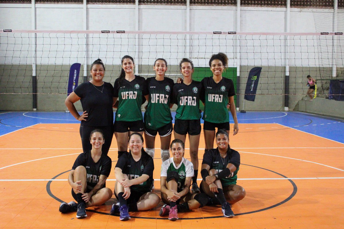 TUC2023's tweet photo. Por fim! Temos como equipe destaque a ✨UFRJ FISIOTERAPIA✨que conseguiu uma vitória excepcional contra a PUC RIO! 🫶🏻🏆

E aí, pintou a favorita? 👀⭐️

#EuqueroaTaça #EstrelaBET #MonsterEnergyBR #TopoChicoBR https://t.co/gqYK753nls
