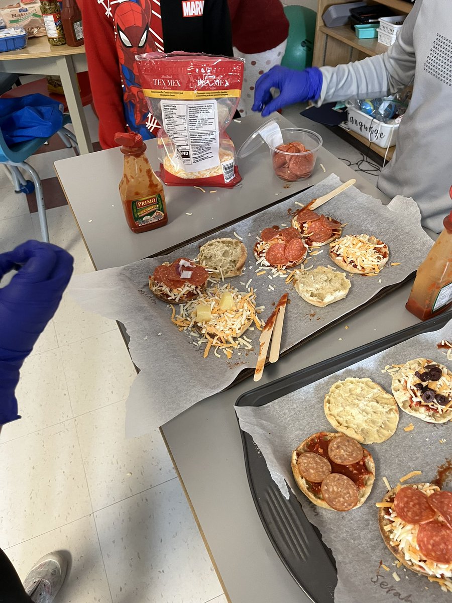 MmeJex's tweet image. Pizza Day in grade 2/3! Was so awesome to hear how much French they have learned! They are ready to order in a French restaurant! 🍕 @StMartinOCSB #fslDeepLearning #ocsbDeepLearning thank you to the parents that sent toppings in!