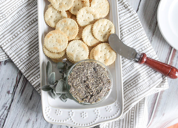 Vegan Mushroom Pate simpleandsavory.com/vegan-mushroom…