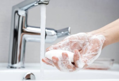 tom_swi's tweet photo. 1/3 of people don’t use soap when washing their hands. Without soap, you’re unable to tackle stubborn hand germs that contribute to illness. 
@GoHealthHero $HLTHY #HealthySnap #DailySnap #HealthtoEarn #HealthHero #nfts #Web3 #crypto #h2e #p2e #m2e #gamefi #metaverse #nft https://t.co/E1FabcvUYK