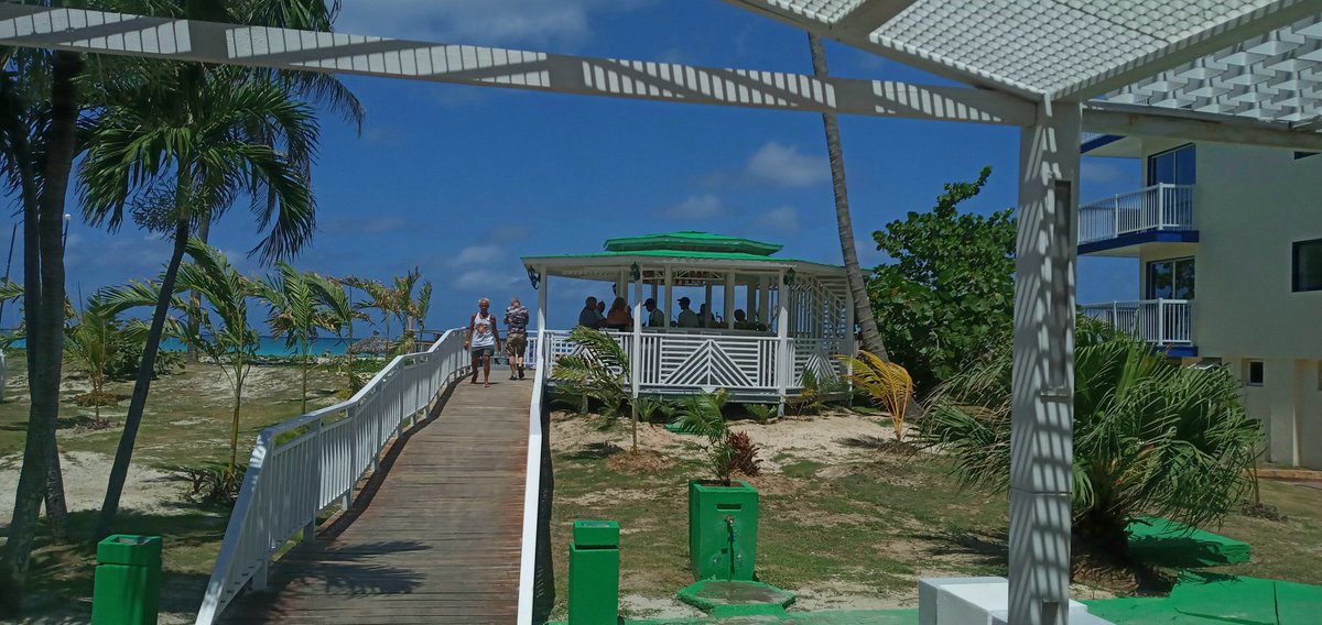ClubTropicalVro's tweet photo. En el día de hoy #clubtropical inaugura su #barplaya. Un logro más alcanzado en la búsqueda de la preferencia de nuestros #clientes .
#siempre_tropical https://t.co/RK3y9Sy5Ei