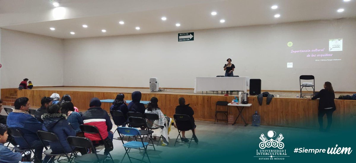 UIEMOficial's tweet photo. La Mtra. Mónica Rangel, docente de la licenciatura en #DesarrolloSustentable🌱 impartió la conferencia “Importancia Cultural de las Orquídeas”, en el Segundo Festival Nacional del Dendrodium Nobile, que se realizó en el municipio de Teocelo, Veracruz. #OrgulloUIEM 💚 https://t.co/xb1SOm1WWJ