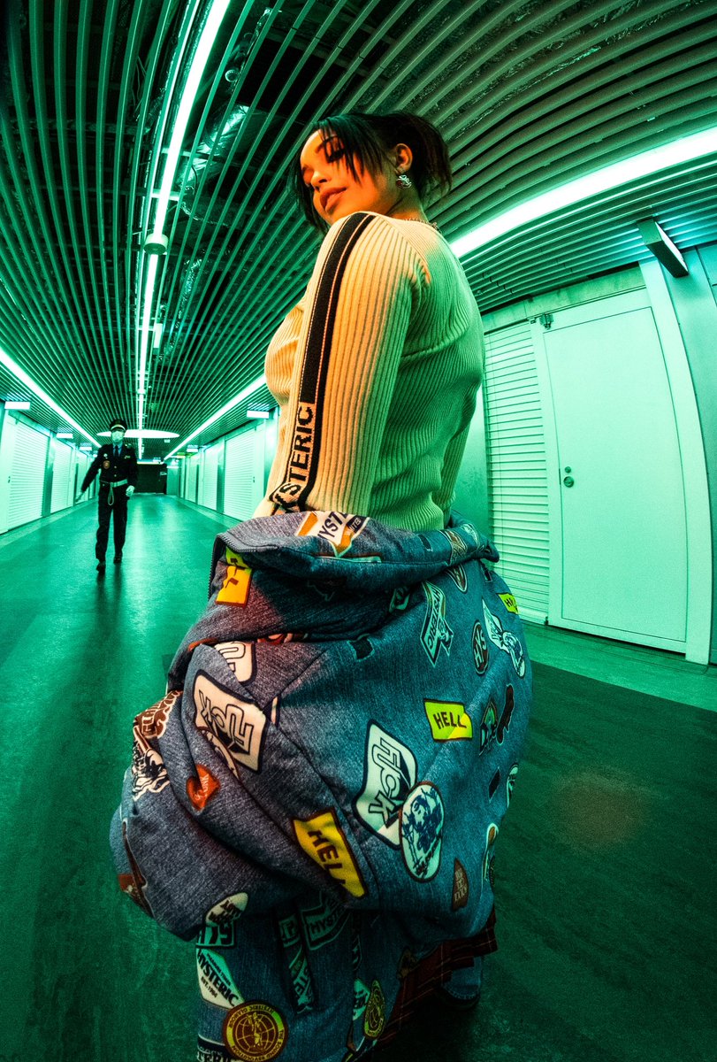 Valkyrae's tweet image. do I have any boogers