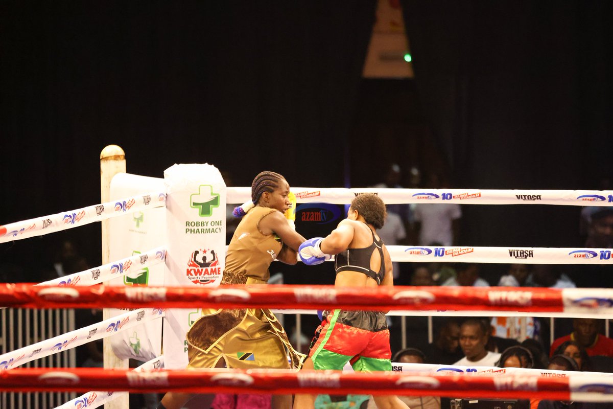 azamtvtz's tweet photo. STUMAI MUKI vs CHIMWEMWE BANDA: Zinapigwa ngumi ambazo hazina mbambamba
Tuko LIVE #AzamSports3HD
#VitasaNight #UsikuWaVitasa #QueenOfBoxing #WomenCrushWednesday #StumaiMukiVsChimwemweBanda #UbungoPlaza https://t.co/rqYRaDS7Nt