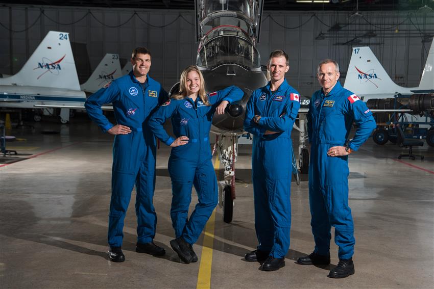 #DYK that the Canadian Space Agency has four active astronauts? One of them will soon be announced as a crewmember for the #Artemis II mission, and will be the first CSA astronaut to fly to the Moon! 👨‍🚀👩‍🚀

Learn about them: asc-csa.gc.ca/eng/astronauts…