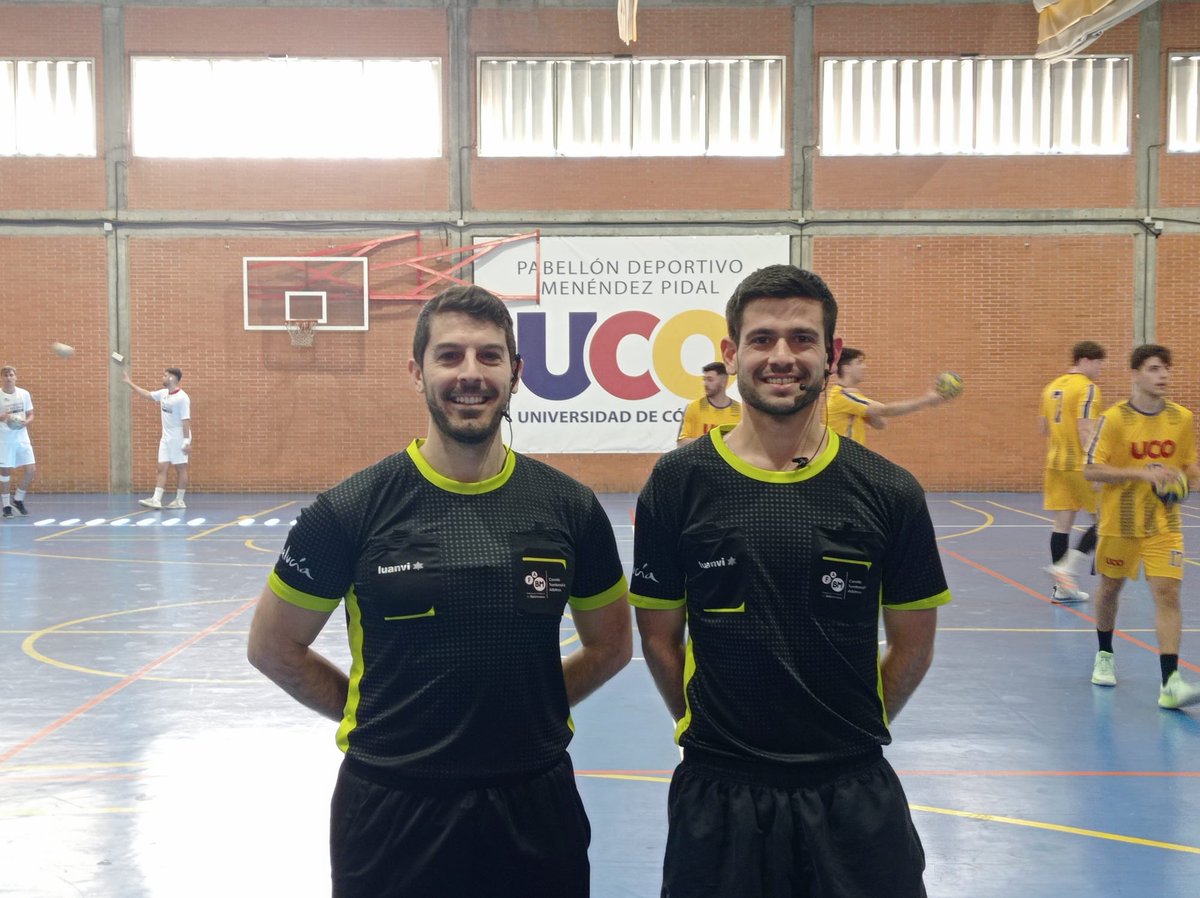Delegación Cordobesa de Balonmano (@ctacordobesa) on Twitter photo 2 jornada del CAU de <a href="/FAndaluzaBM/">Federación Andaluza de Balonmano</a> en la misma hemos contado con la presencia de nuestro responsable arbitral <a href="/chico5360/">Francisco Molina</a> el cual ha dado su apoyo a los árbitros que han vuelto a brillar a gran altura, mañana 3 y última jornada en la cual se decidirán los campeones <a href="/Univcordoba/">Universidad Córdoba</a> 2 jornada del CAU de <a href="/FAndaluzaBM/">Federación Andaluza de Balonmano</a> en la misma hemos contado con la presencia de nuestro responsable arbitral <a href="/chico5360/">Francisco Molina</a> el cual ha dado su apoyo a los árbitros que han vuelto a brillar a gran altura, mañana 3 y última jornada en la cual se decidirán los campeones <a href="/Univcordoba/">Universidad Córdoba</a>