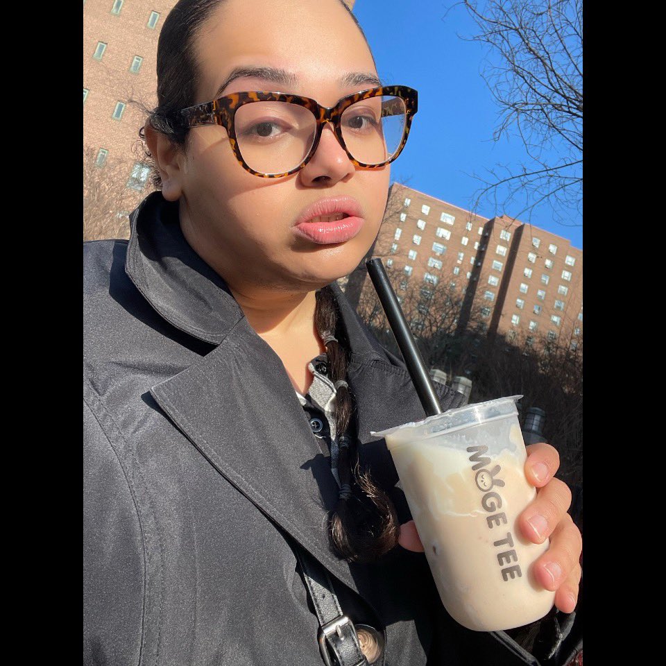 ThatsAndrea92's tweet photo. ☀️ Enjoying The Blue Skies Due To Spring Being Here ☀️And Having A Taro Boba 💓🧋 #Selfie #selca #MakeupFree #ZenniOptical #effyourbeautystandards #plussize #curvy #judgelesslovemore #confident #confidentwoman #confidence #loveyourself #confidenceissexy https://t.co/4OE91fAhBz