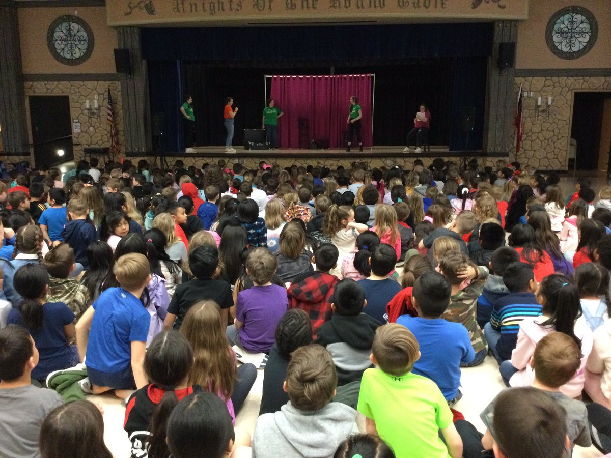 KnoxESKnights's tweet photo. What a wonderful morning having Elm Street Rep Tour back in the 🏰 for improv and The Lorax! We showed them our “Team Spirit” by wearing our Knox gear! @CcsdMedia #GetCCSDReading https://t.co/fTFFSWa3MX