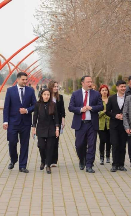 AzYuks's tweet photo. Bu gün Azərbaycan Yüksəliş Partiyası Gənclər Təşkilatının ilk yerli təşkilatı Bərdə şəhərində quruldu. 
AY partiya GT-nın Bərdə Təşkilatının sədri Əli Əzizli, sədr müavinləri isə Məhəmməd İsmayılov və Zərnişan Qənbərli seçildilər.

Hər bir gəncimizə uğurlar diləyirik. https://t.co/RVwhAs5DQO