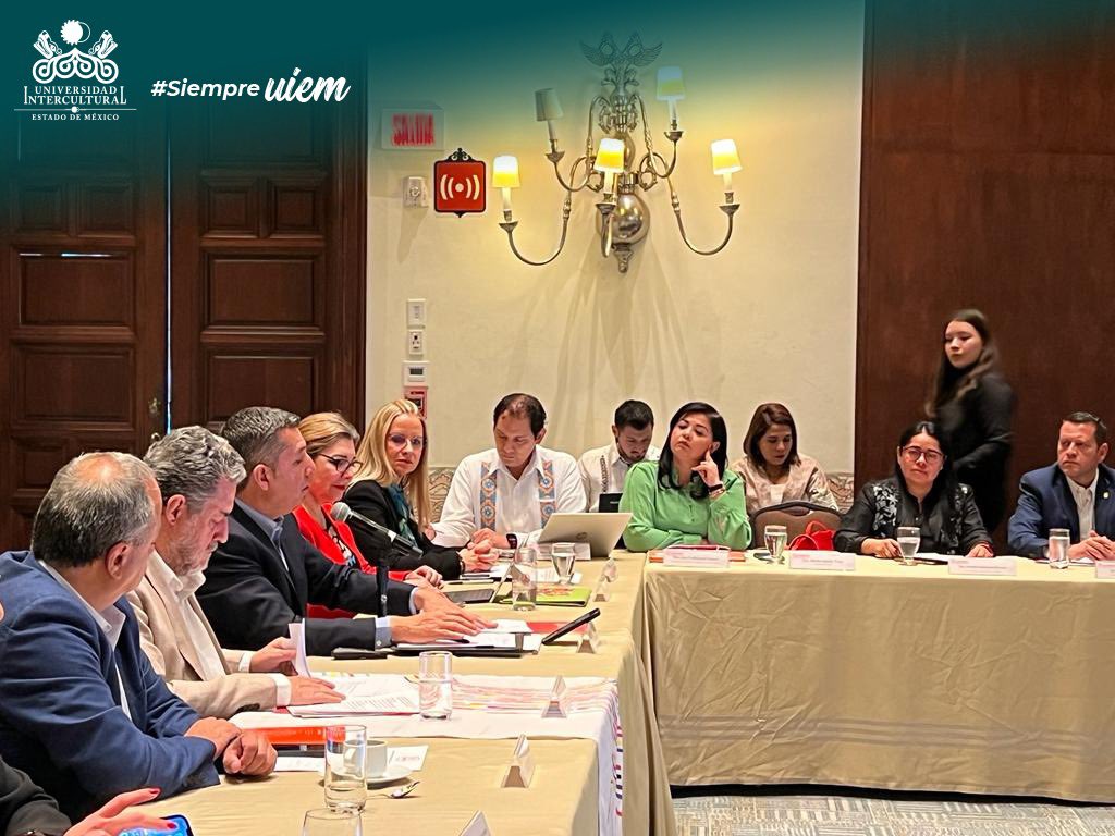 UIEMOficial's tweet photo. La Dra. Xóchitl Guadarrama, rectora de la UIEM, asistió a la Reunión General de Miembros del Consorcio de Instituciones de Educación Superior para el Desarrollo Educativo de las personas Mexicanas en el Extanjero (CIESDEMEX). se lleva a cabo en Tequila, Jalisco #OrgulloUIEM 💚 https://t.co/8qj9x4gqw3