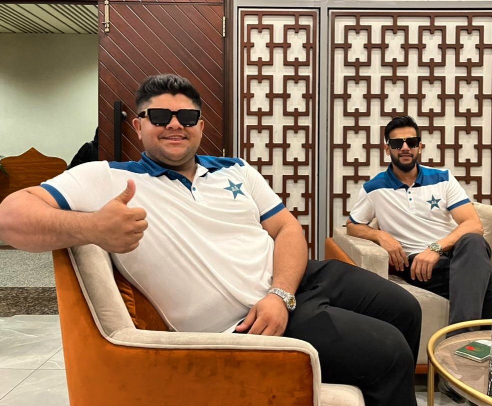 😎👍✈️ UAE bound…

💜 Our Gladiators! <a href="/MAzamKhan45/">Azam Khan</a> <a href="/simadwasim/">Imad Wasim</a> 

#PurpleForce