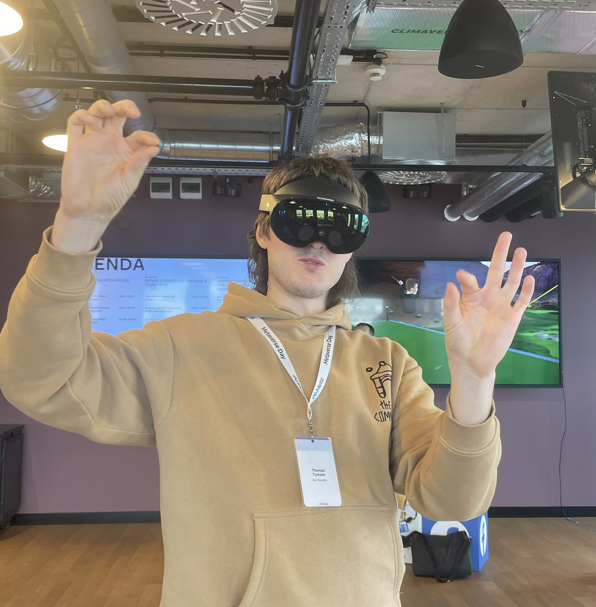 thomukas1's tweet photo. The #metaverseday is over, and the highlight (apart from my appearance on panel) was testing out Meta Quest Pro.
Hand/general tracking and Mixed reality are awesome. I can see how it's already useful for business meetings, but still feels like a demo for a next-gen headset. https://t.co/FjYgChtduY