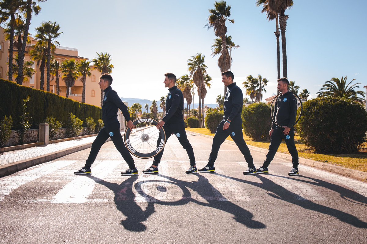 📸 @eolokometacyclingteam 🤙🏻🚀 #shooting #team #beatles #vittoria