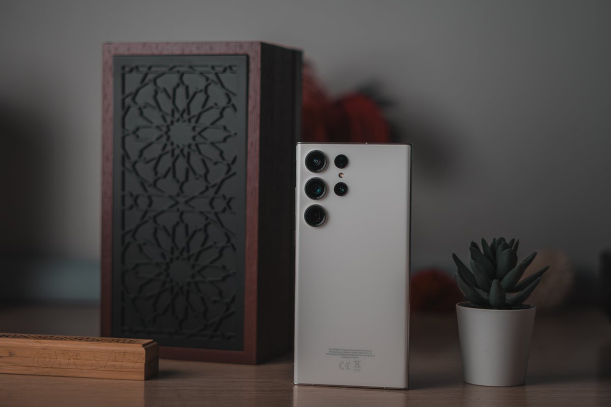 💡رأي/
ولأول مرة أقدر أقدم نصيحة لشخص بشراء هاتف من #سامسونج وانا واثق ثقة كاملة ان الجهاز بيكون كامل متكامل بدون وجود سلبية تأثر على تجربة المستخدم، و أقصد هنا هاتف #GalaxyS23Ultra تميز بـ:⬇️
🔋- بطارية
📸- كاميرا
🎛️- معالج
🌡️- حرارة
⚡️- أداء
📥- تحديثات
📍هذا اللي كنت اتمناه من