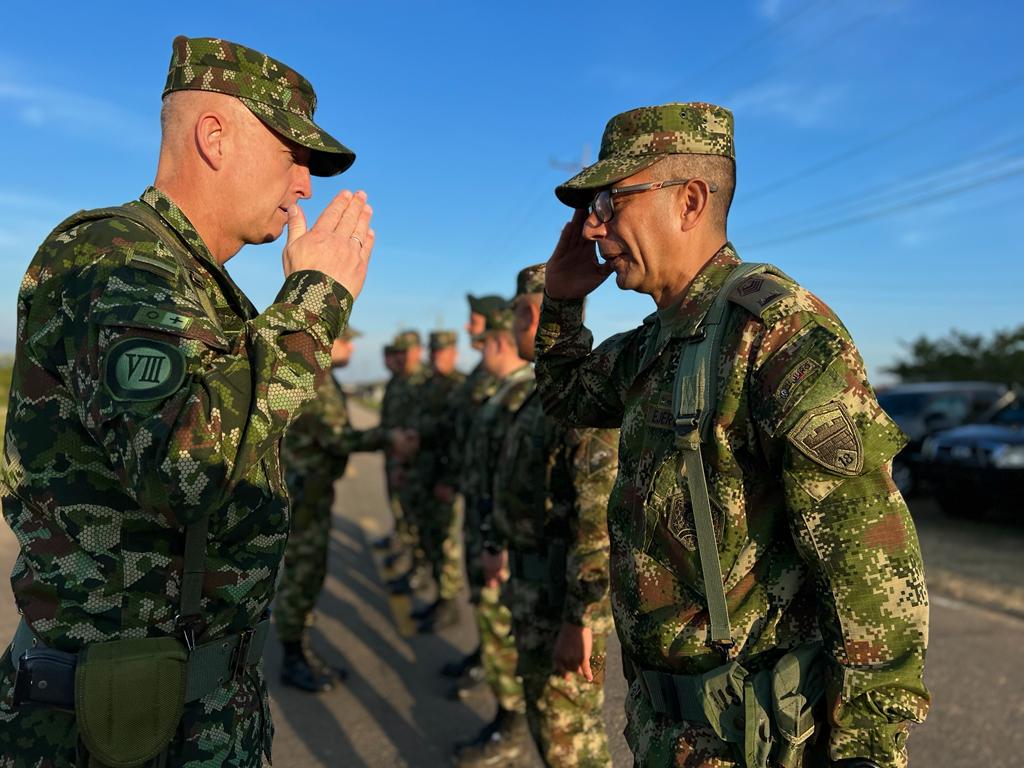 Ejercito_Div8's tweet photo. Uno de los pilares de nuestra actuación es la transparencia dentro de la institución del @COL_EJERCITO, generando las herramientas para construir un mejor país. 

 #EjércitoTransparente https://t.co/zHwmJOhjYl