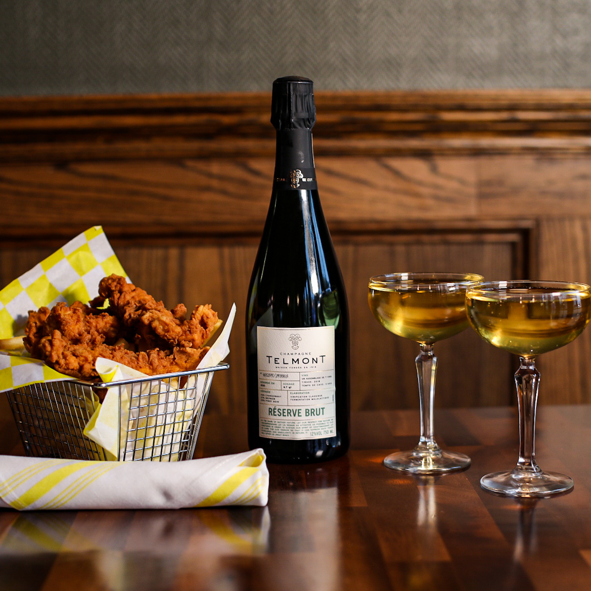 BIRD &amp; BUBBLES

Every Wednesday, join us for our favorite special - fried chicken tenders &amp; champagne! Cheers 🥂

#berghospitality #bblemon