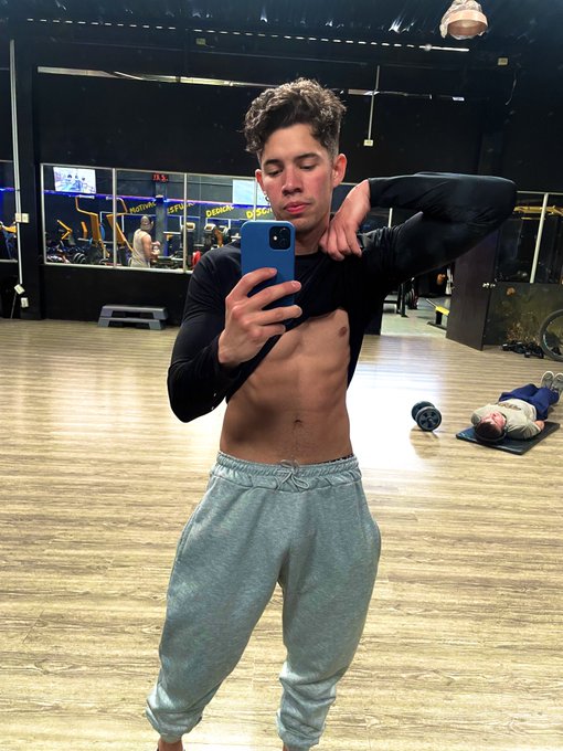 Un Dia a la vez https://t.co/ZLnXGKrWME<a href="/tag/model"class="tags"><span>#model</span></a><a href="/tag/webcam"class="tags"><span>#webcam</span></a><a href="/tag/hottrendingsongs"class="tags"><span>#hottrendingsongs</span></a>