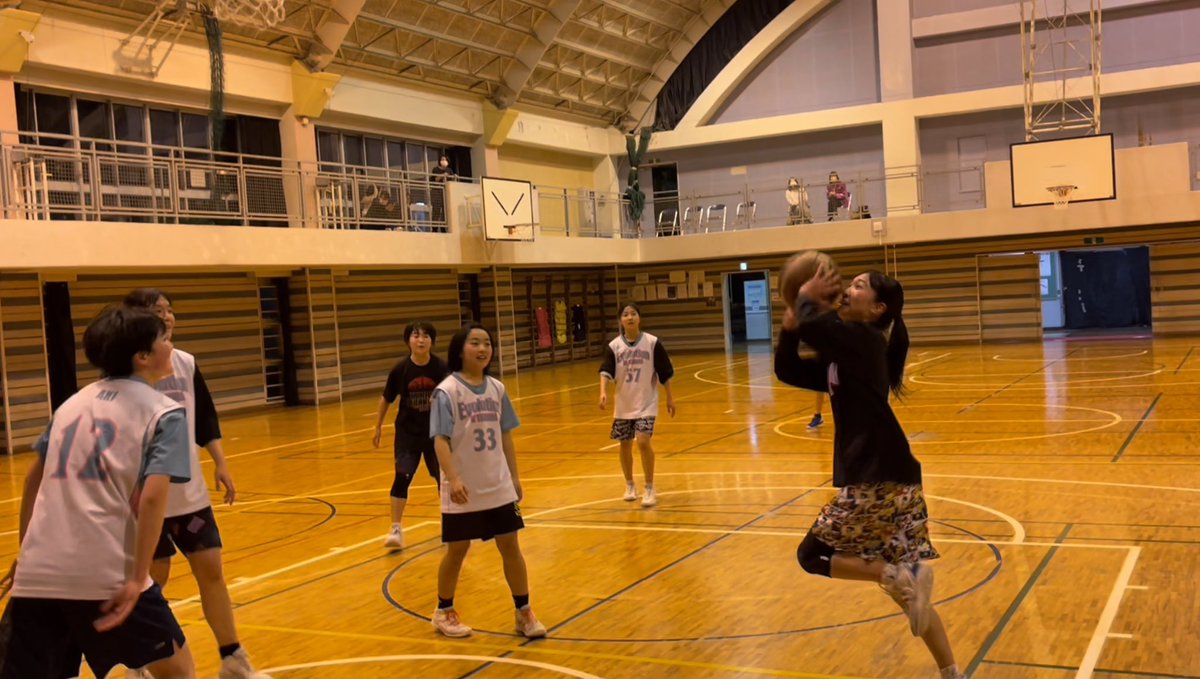 BCEvolution1's tweet photo. 3年生との送別試合。楽しいことや辛いこと、様々な経験を通し、最後までやり切った子供達。そんな選手だからこそ見せてくれる最高の笑顔と凛とした表情。この先も進む先で仲間を大切にし、支えてくれる方々に感謝し、さらなる成長と進化を期待しています。これまでありがとう！
#BCつくば　#U15バスケ https://t.co/QAsSbqDVn6