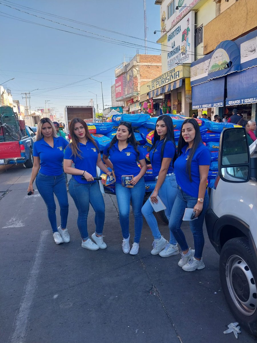 edecanesgalatea's tweet photo. Contrata whatts 221 333 5495 y 2215190985
El lunes iniciamos con @GanadorCroqueta y nuestras hermosas 😍Edecanes 😍 @corporativnerea y @edecanesgalatea Contamos con #edecanes #Zanqueras #gios #modelos #hostess #ANFITRIONAS #talentos #Impulsadoras https://t.co/eXyDTZsHOj