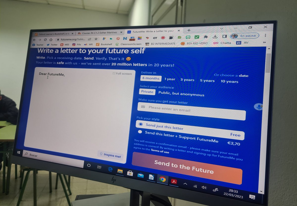EstherMartinez's tweet photo. Happening right now ⏳️
✍️Write a letter to your future self #C1 ss #writing a letter to their future selves after having been debating on #AI Asked them to address themselves, elaborate on their lives' current state, and ask their future selves questions
https://t.co/4YSq7UWZtc https://t.co/4VislasbKr