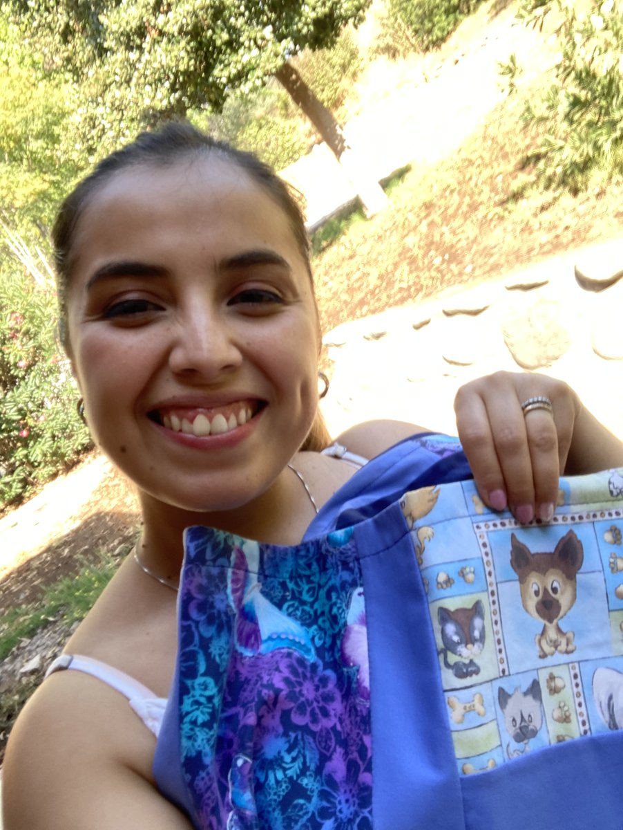 Feliz con el premio! Lleno de historia y vivencias🤍 Gracias <a href="/Chio_Maga/">Rocío Magaña</a> por compartir el hermoso trabajo de tu mamá 💪
#RNAO
<a href="/ucchristus/">UC CHRISTUS</a> 
<a href="/RNAO/">RNAO</a> 
<a href="/BPSOUCCHRISTUS/">BPSO UC CHRISTUS</a> 
<a href="/DorisGrinspun/">Dr. Doris Grinspun 🇨🇦 RN, PhD, FAAN, O.ONT</a>