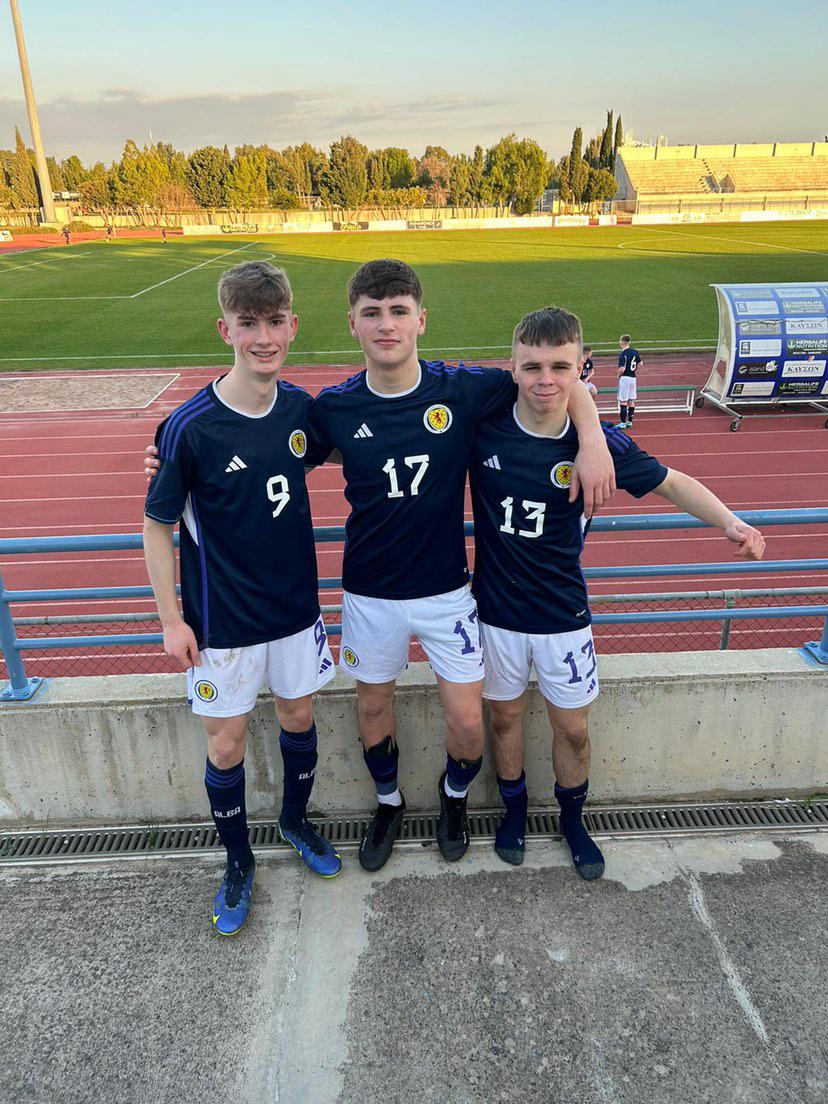 jamboacademy51's tweet photo. 👀 - The 3 trialists yesterday were James Wilson, Gus Stevenson and Matty Gillies, all 3 are key in Scotland u16's set up and part of Hearts 18s squad. 

🤝 - Pro Contracts up for grabs for all 3 come the summer however Hearts have competition for Wilson and Stevenson. | #TFIM https://t.co/epbNdjv6yi