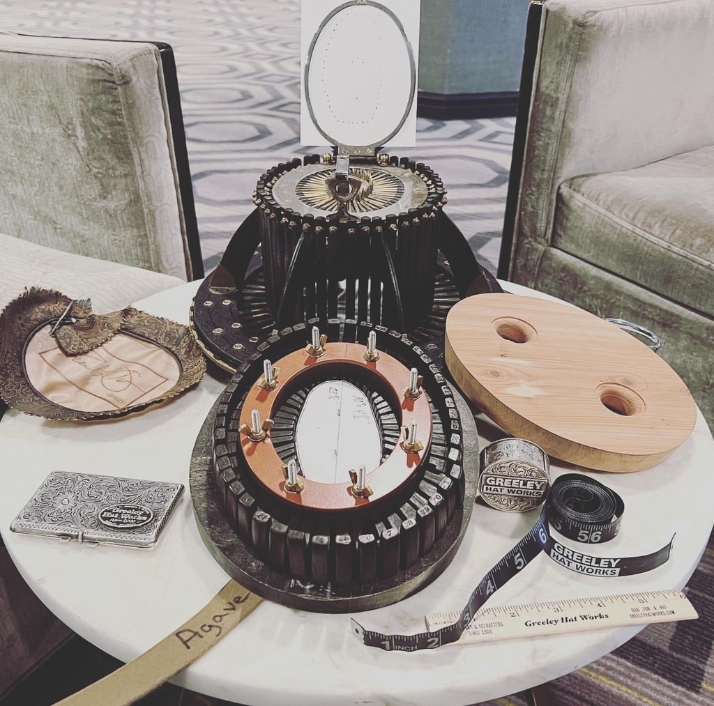 GreeleyHatWorks's tweet image. Posted @withregram • @trent.l.johnson.design Have skills. Will travel. #antitechnology #CustomIsCool wear your #HATitude® 🤘🏻🦫🎩®️