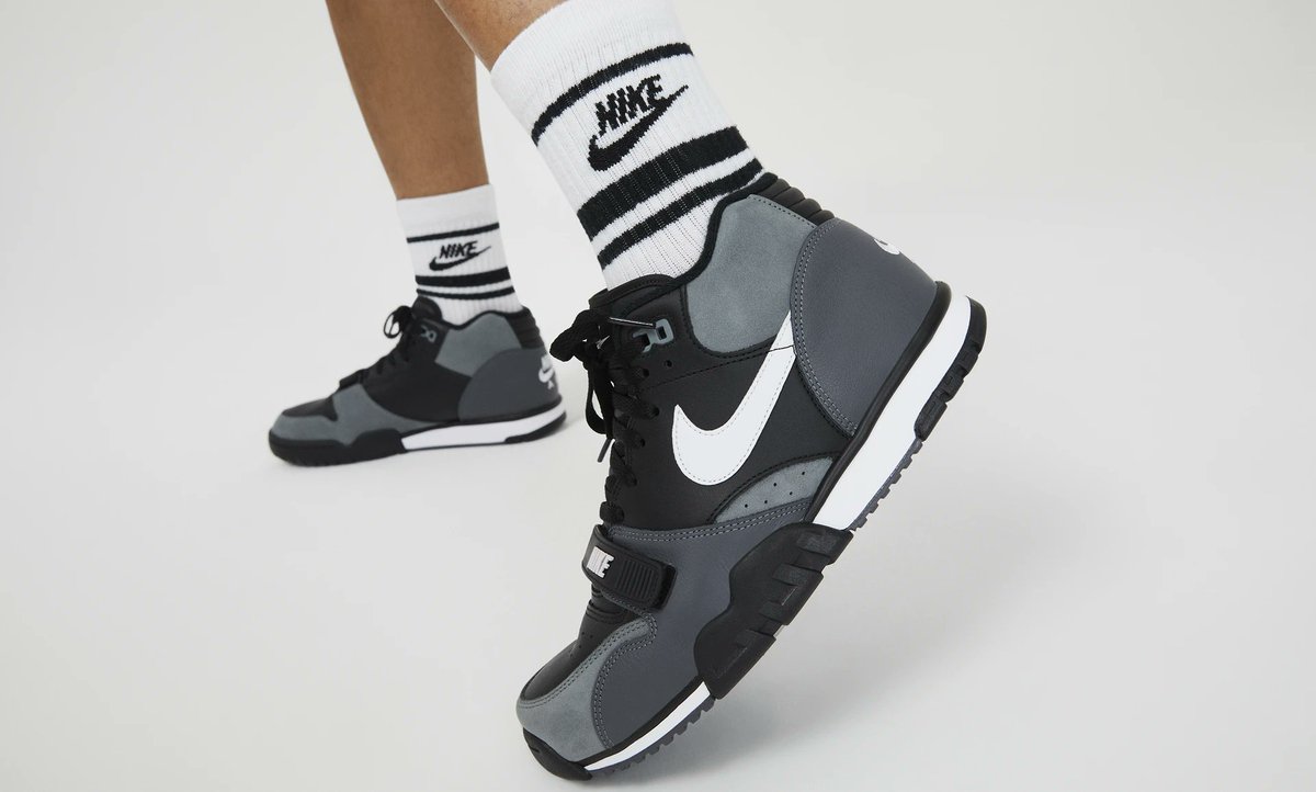 nike air trainer footlocker