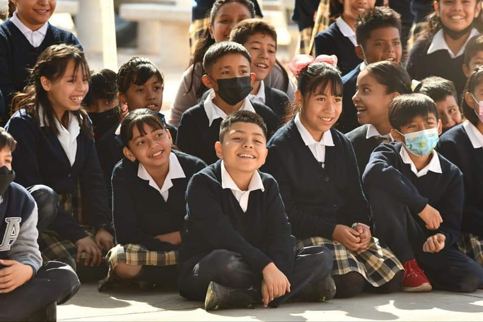 JAPAMIgob's tweet photo. ¡La pasamos increíble en este #DíaMundialDelAgua! junto a nuestra Presidenta Lorena Alfaro y #Jappi nuestro #GuardianDelAgua.
Llevamos un mensaje de cuidado a la escuela Francisco González Boca Negra. https://t.co/X956gG0QBS