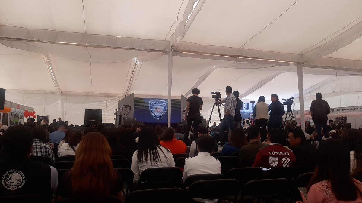 sandovalocutor's tweet photo. Ya inició la feria del empleo en @AlcCuajimalpa  @AdrianRubalcava https://t.co/6GpQqdFmR5