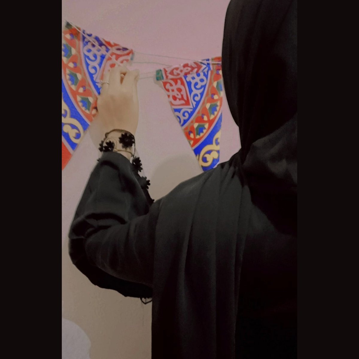 #صورة_ملف_شخصي_جديدة
واهتِفي بالحُبّ أهلاً رَمضانْ 🦋
ذَٰلِكَ وَمَن يُعَظِّمْ شَعَائِرَ اللَّهِ فَإِنَّهَا مِن تَقْوَى الْقُلُوبِ 

رمضان مبارك ، كل عام وانتم بخير ⁦♡⁩