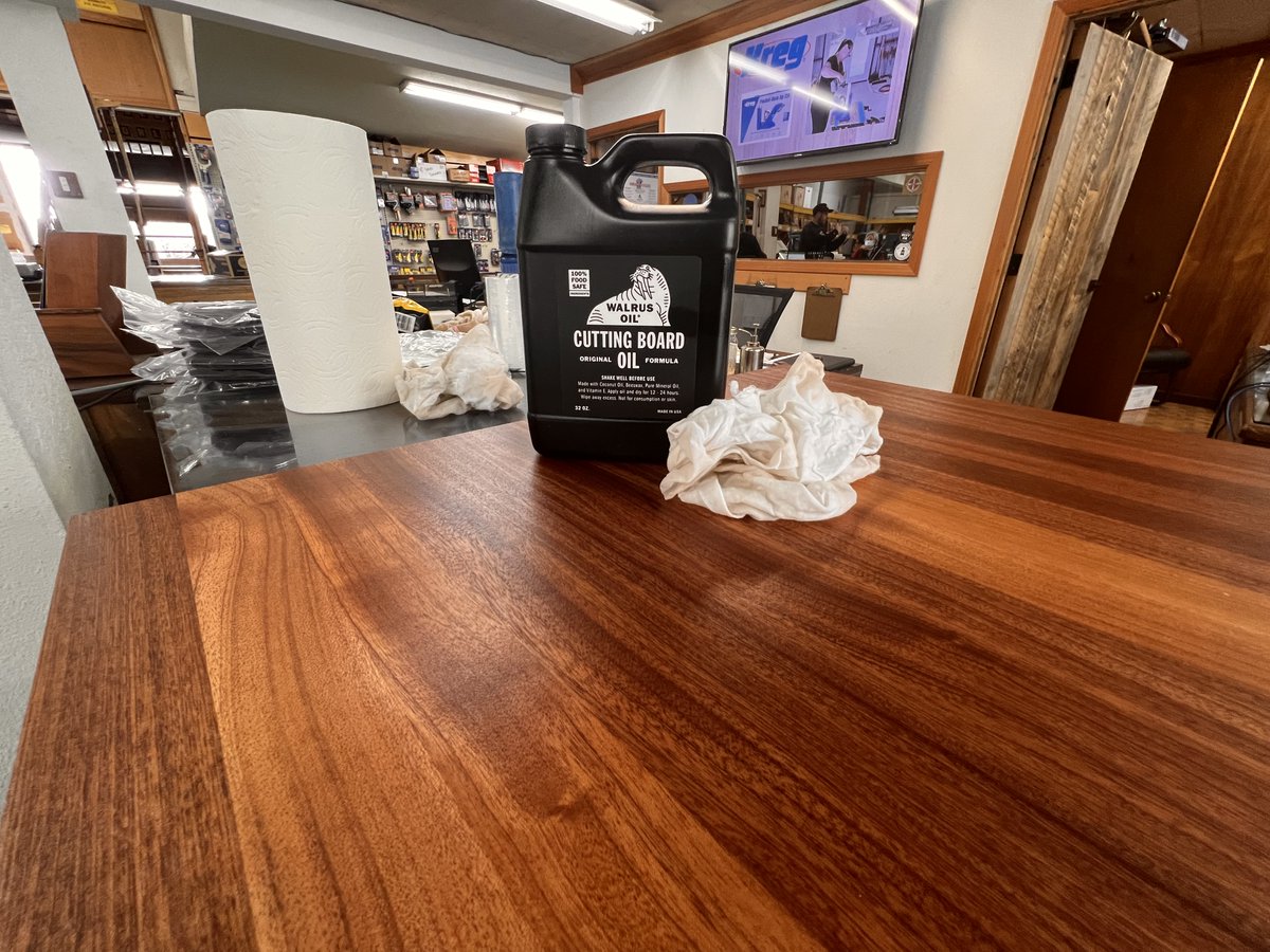 MacBeathHrdwood's tweet photo. We make butcherblock tops IN-HOUSE! Check out this 1-1/2" Sapele top! Finished w/ @walrusoil cutting board oil. Beautiful!
-
-
-
-
#sapele #butcherblock #macbeath #hardwoods #walrusoil #cuttingboard #butcherblocks https://t.co/7HS5FLUnVH