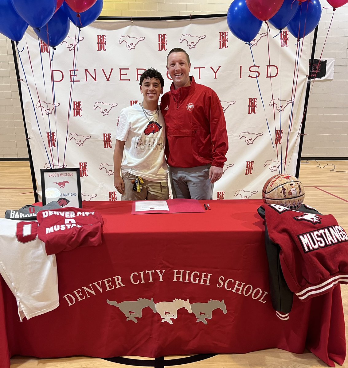 Denver City Basketball (@dcmustanghoops) on Twitter photo Congrats <a href="/aliJAH040/">Alijah Barrientes</a> ! 🐴🏀🔥Our certified #GymRat and High Character Shooting Guard will continue his playing career at <a href="/USW_MBB/">USW Men’s Basketball</a>. From Mustang to Mustang! Make us proud! Congrats <a href="/aliJAH040/">Alijah Barrientes</a> ! 🐴🏀🔥Our certified #GymRat and High Character Shooting Guard will continue his playing career at <a href="/USW_MBB/">USW Men’s Basketball</a>. From Mustang to Mustang! Make us proud!