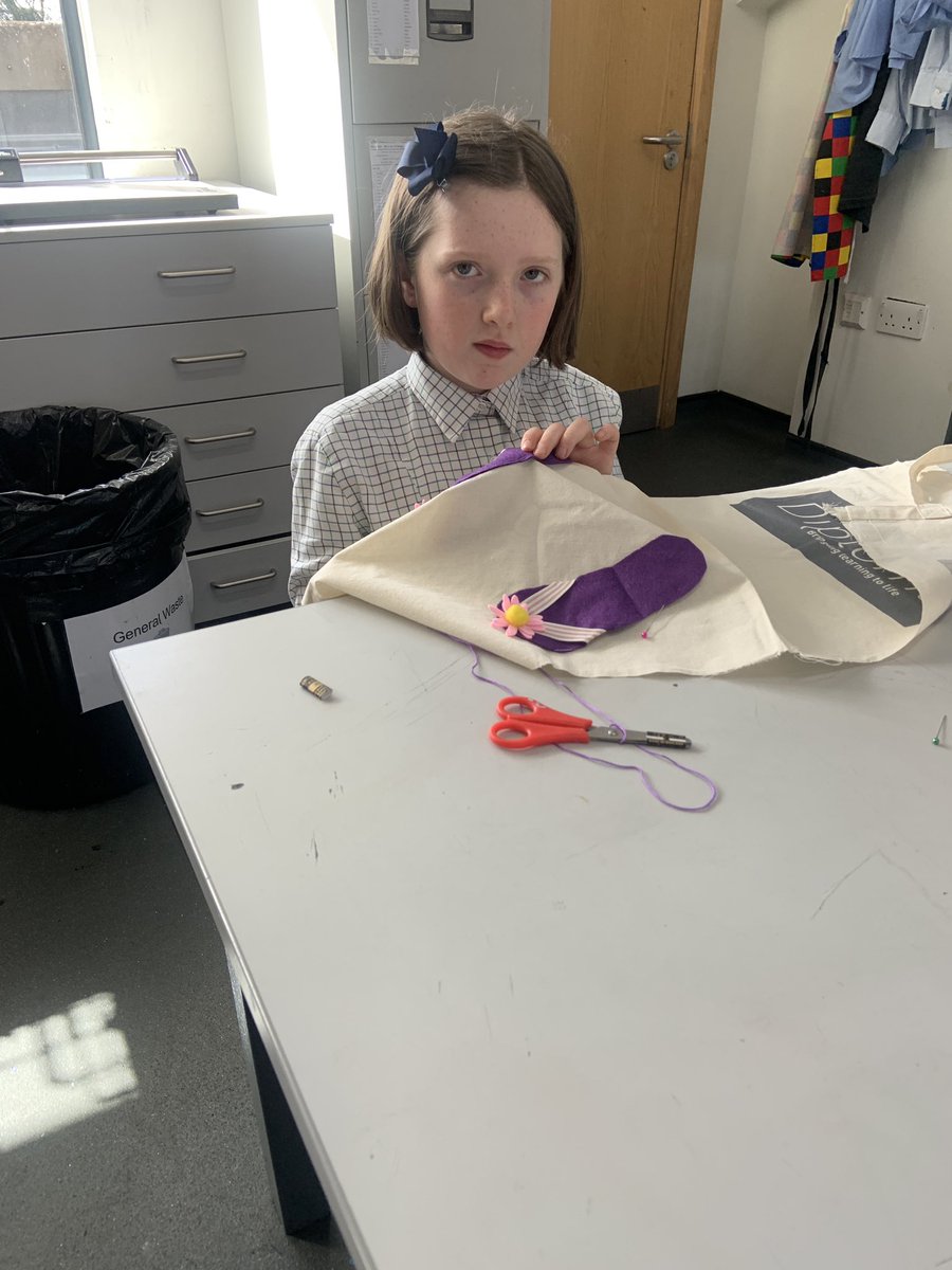 What would we do without Mrs Daniels? <a href="/Tranby_school/">Tranby</a>   <a href="/Tranby_Art/">Art Department</a>    <a href="/TranbyPrep/">Prep School</a>  Years 5 &amp; 6 having a blast with Mrs Daniels leading Textile club up in the senior Art Studio today🧵🪡❤️