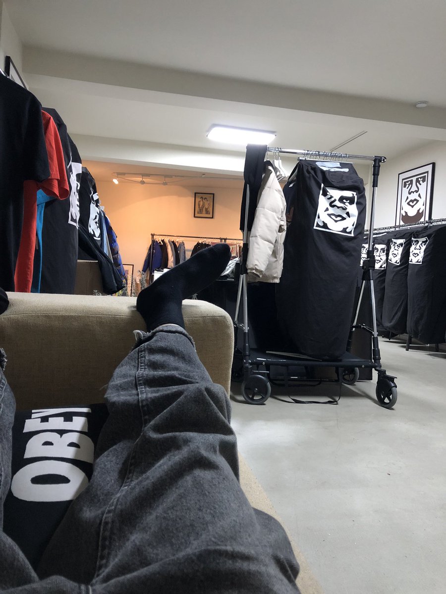 dotjiwa's tweet photo. It was harder than expected seeing the PETLS exhibition being broken down, but I know we did something really special here

As I take a moment to look around at where I am, I’m crazy excited

The show is over for now, but the #petls releases are just beginning

Tomorrow, COMPLEX

Check my pinned tweet 🤘