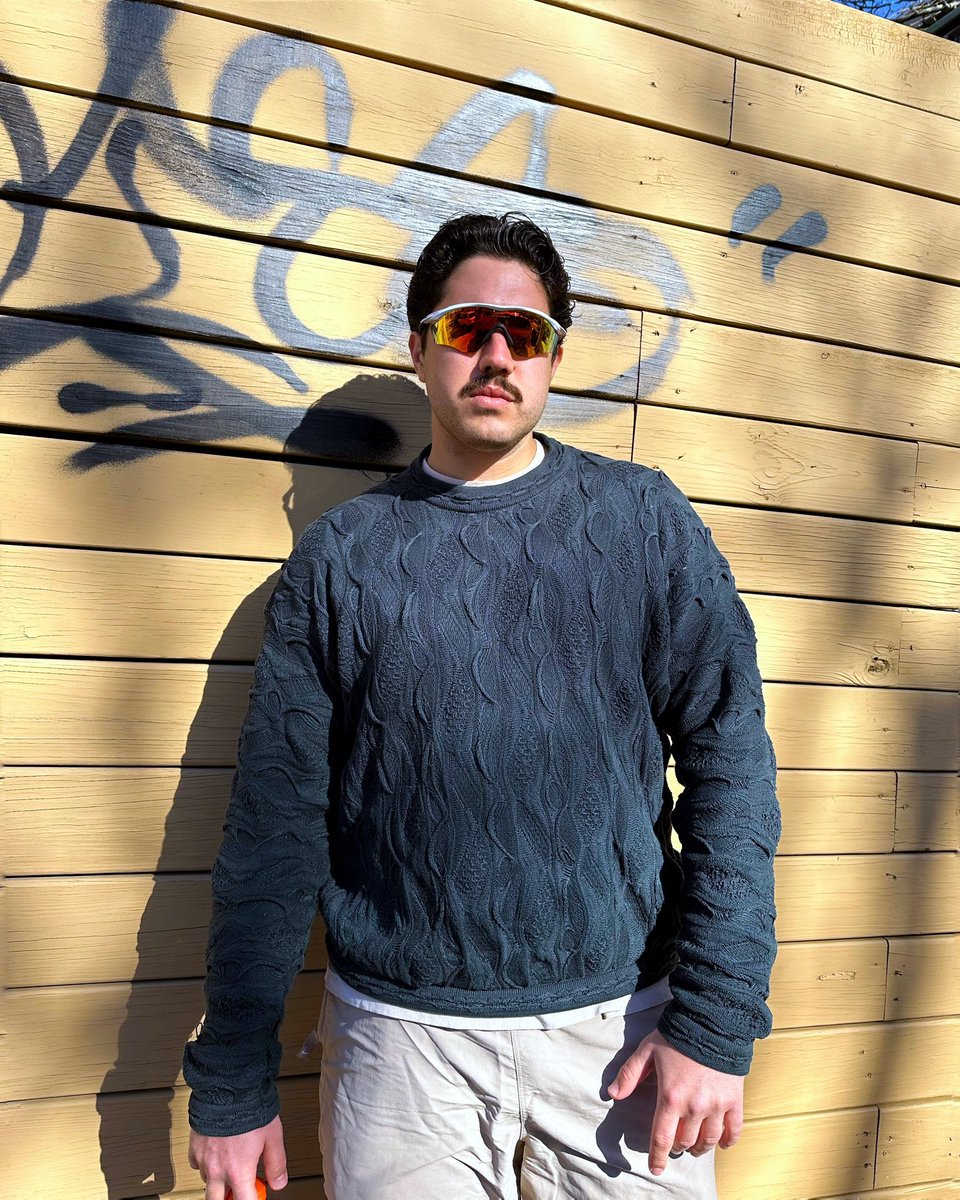 offtopkills's tweet photo. been saving my stash and i look like im selleck https://t.co/xxDGEifs72
