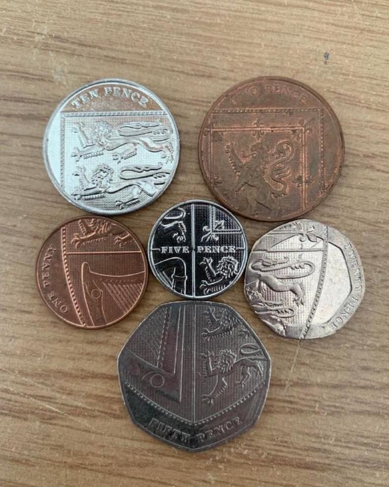 scottgardner76's tweet image. How do people not know about the shield in these coins #shield #coins #ukcoins